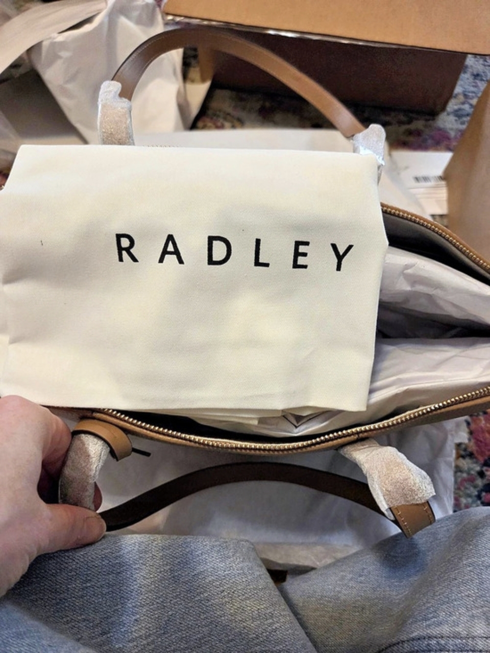 Radley London Lynton Close Large Leather Ziptop Tote In Chai NWT - Picture 4 of 7